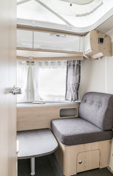 Touring child´s bed