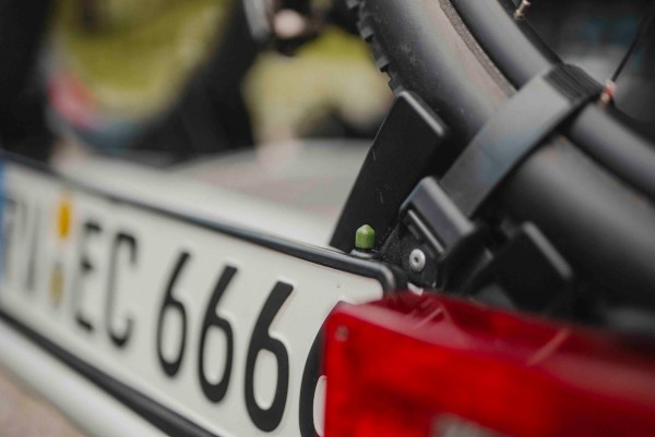 Folding bicycle rack – tow bar-mounted for 3 bicycles