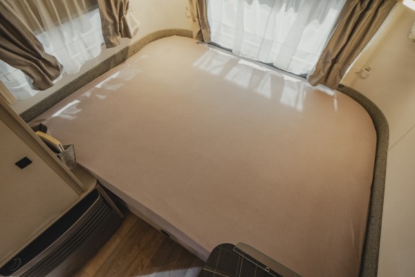 Fitted sheets from 600 mm width