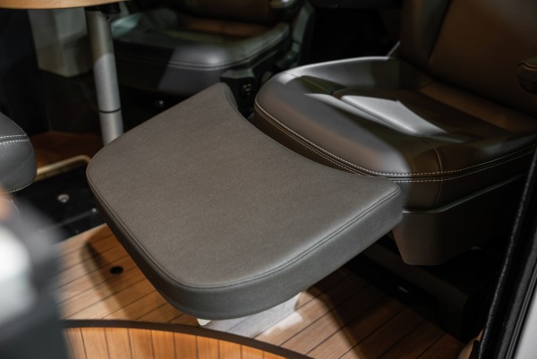 Leg rest VW