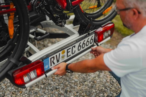 Folding bicycle rack – tow bar-mounted for 3 bicycles